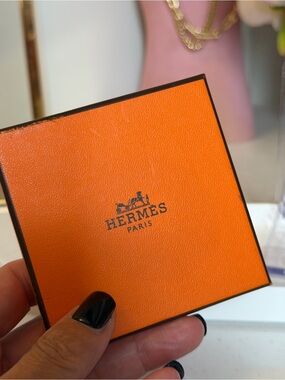 Hermes Paris Le Bracelet Clic Orange Enamel H Bracelet NIB w dusty COA